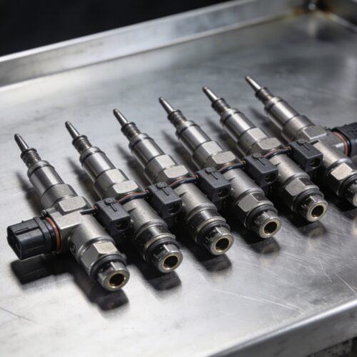 Diesel fuel injector set arranged professionally Complete Track Group Assembly